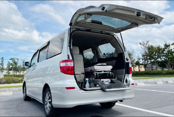 おくりびとの搬送車02